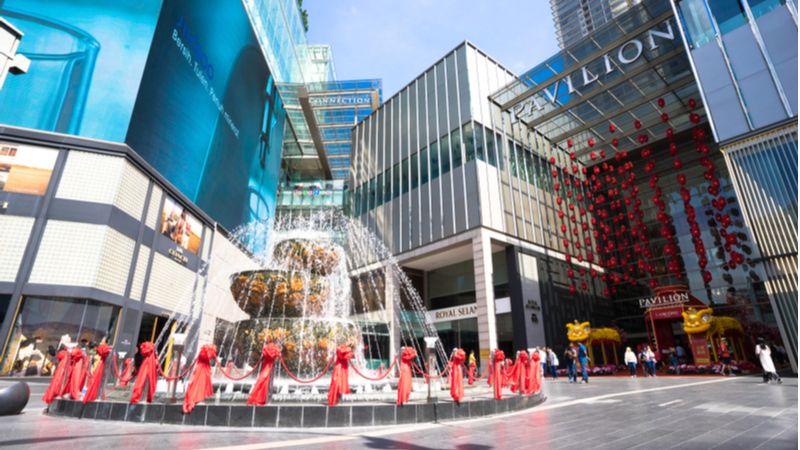 Experience the shopper’s paradise at the many malls in KL