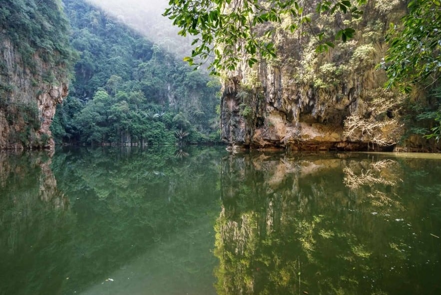 Visit the stunning mirror lake