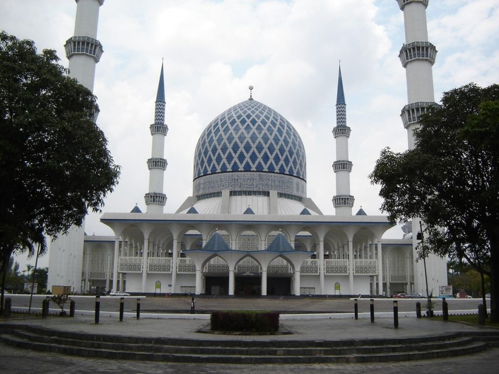 Sultan Salahuddin Abdul Aziz Mosque